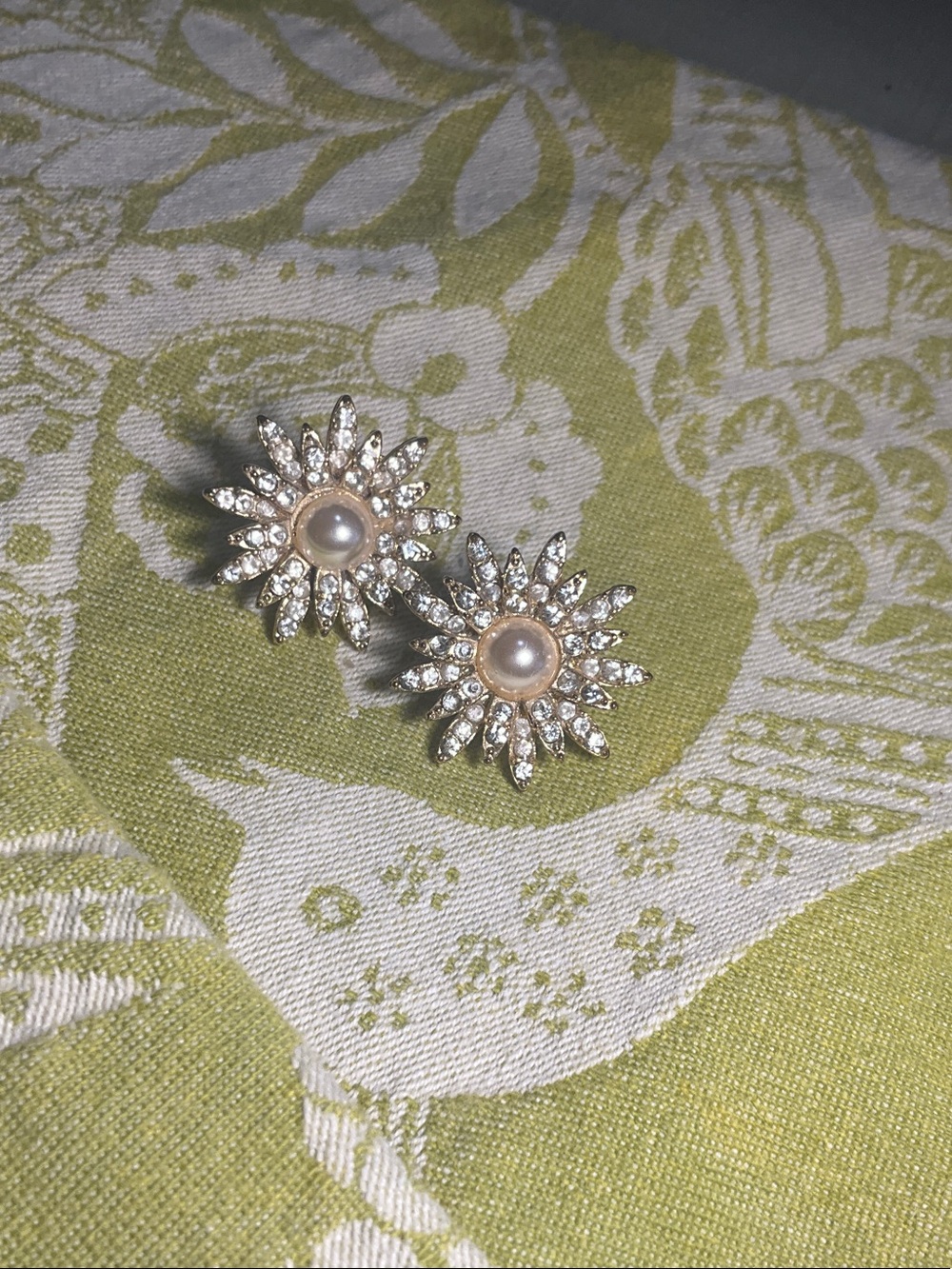 Source Unknown Pearl & Crystal Sunburst Stud Earrings - Gold Tone